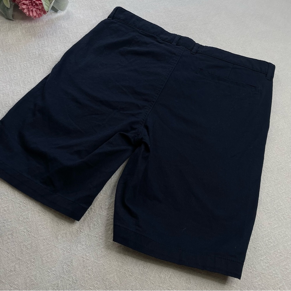 Old Navy‎ Navy Flat-Front Shorts ~Size 20 Plus
~ Summertime